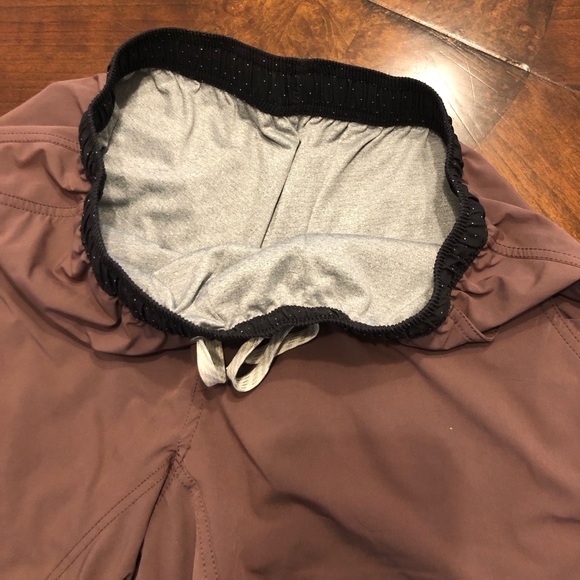 Vuori Kore Short - Salmon - M - Excellent Condition - Picture 3 of 9